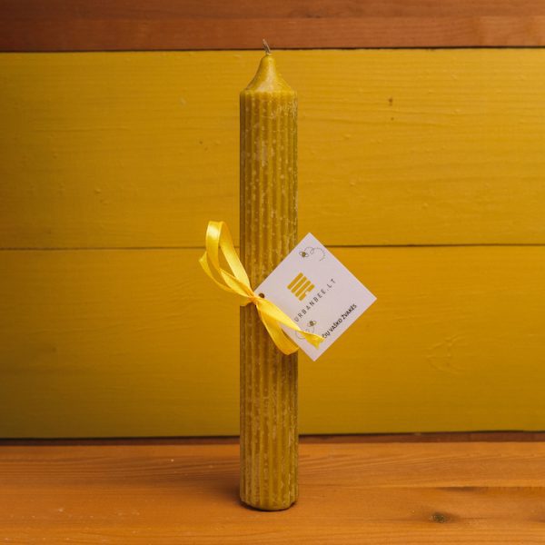 Tradicinė kolona bičių vaško žvakė iš Urbanbee.lt bityno