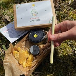 Velykų rinkinys kiaušiniams marginti su bičių vašku iš Urbanbee.lt bityno