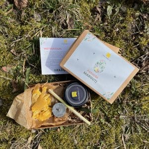Velykų rinkinys kiaušiniams marginti su bičių vašku iš Urbanbee.lt bityno